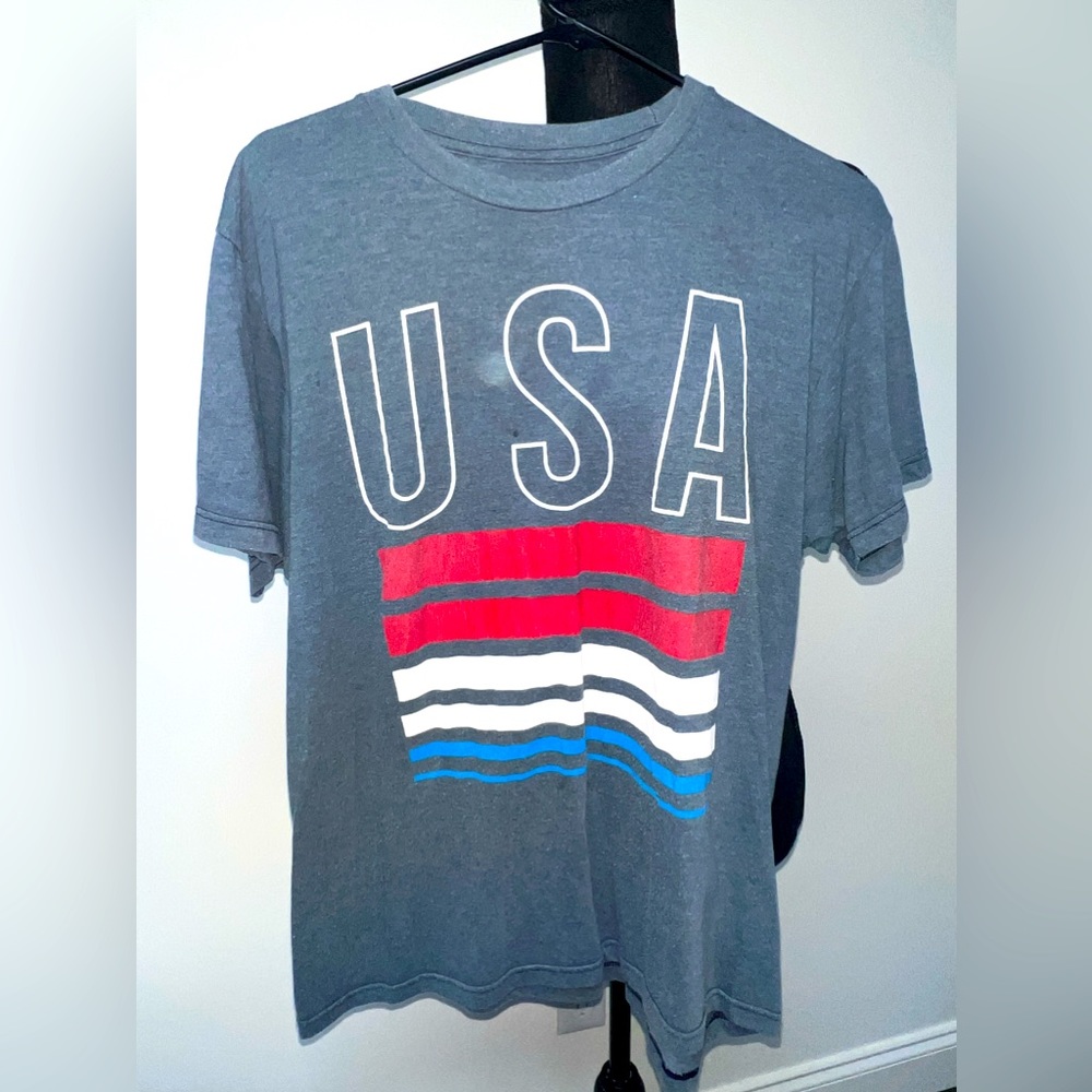 USA t-shirt, women’s cut, size M medium